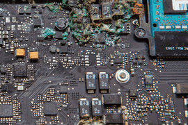 Ремонт ноутбука после попадания влаги