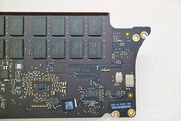 Плата перед заменой чипов памяти, установлено 2 Gb Ram
