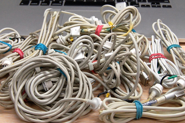 Замененные провода блоков питания apple magsafe с различными дефектами